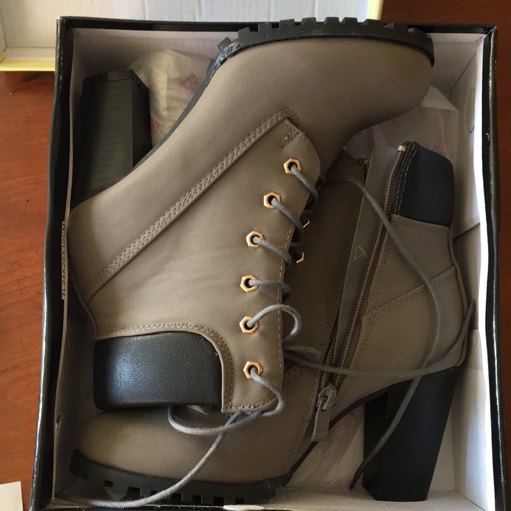 Brand new booties 5.5